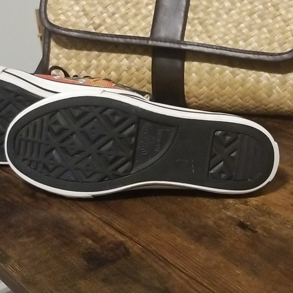 Converse high top unisex shoes - Picture 5 of 8